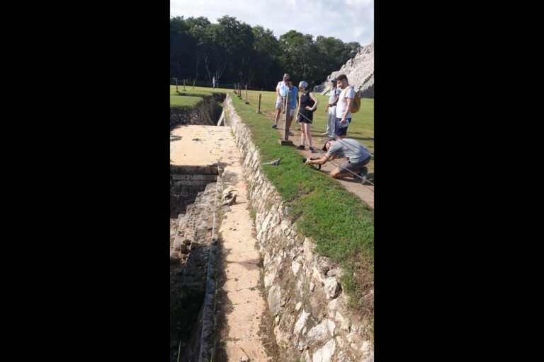 i_chichen_itza_e5e65bc9-d471-4c32-9a58-cbb4c9171f1b