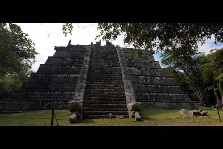 i_chichen_itza_feb179db-f815-4057-a861-efffc4d41a81